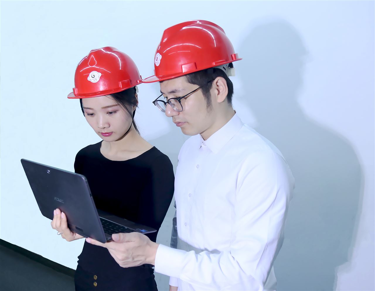 芯聯集成2025年凈虧損5.95億元 同比減虧38.17%