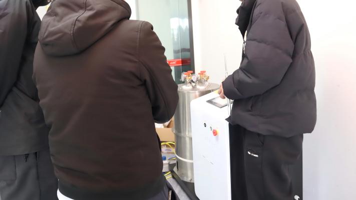 冷冻机油化学稳定性试验仪：上海XX公司到访我司上海程斯考察设备